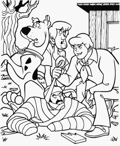 Fred, Shaggy and Scooby found the mummy Coloring page